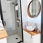 펜션 Chaleureux Avec Vue Sur *