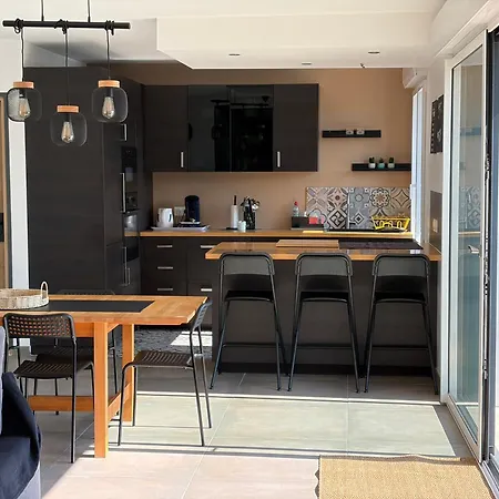 Chaleureux Avec Vue Sur *