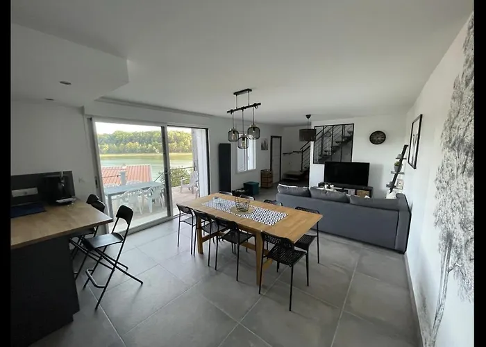 בית נופש Chaleureux Avec Vue Sur *