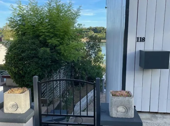 Chaleureux Avec Vue Sur בית נופש