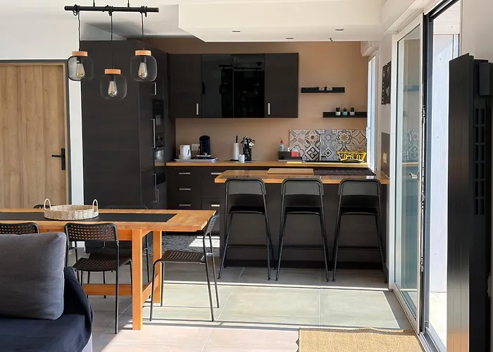 Chaleureux Avec Vue Sur *