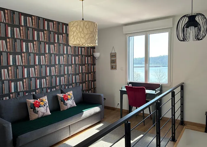 Chaleureux Avec Vue Sur בית נופש