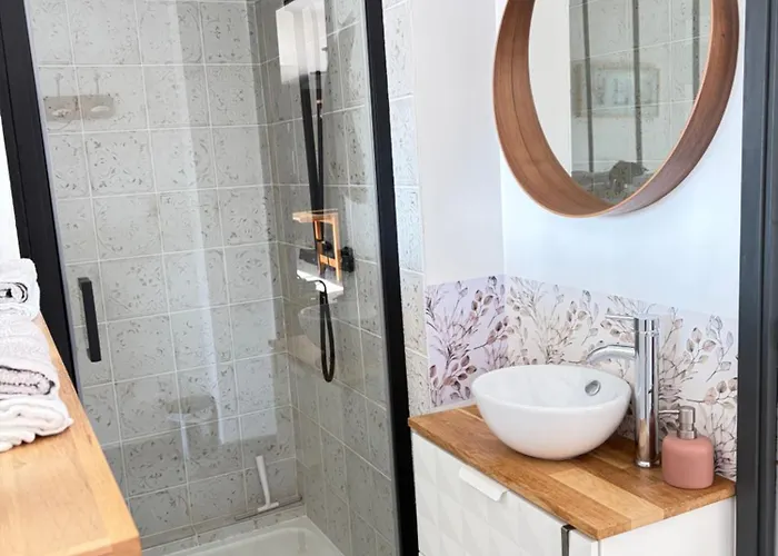 בית נופש Chaleureux Avec Vue Sur *